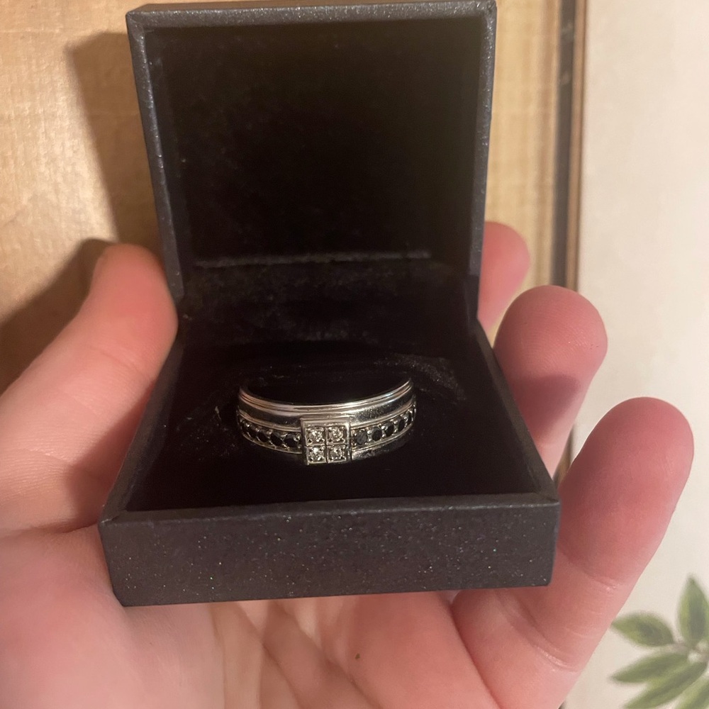10k white gold and 1/2 carat diamonds wedding ring